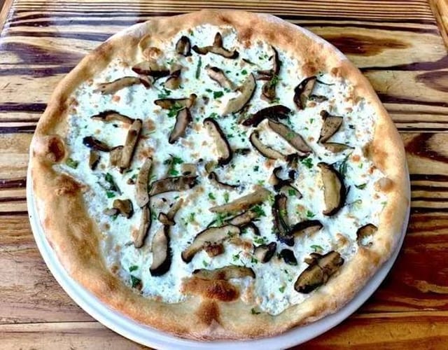 Pizza Ai Funghi.